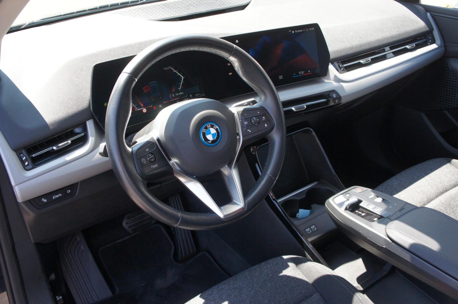BMW 230e xDrive Active Tourer*NAV*KAM*LIVE*APP*LED