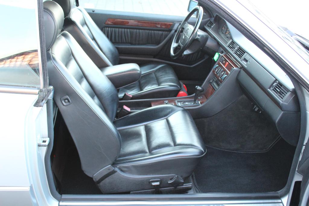 Mercedes-Benz CE 300