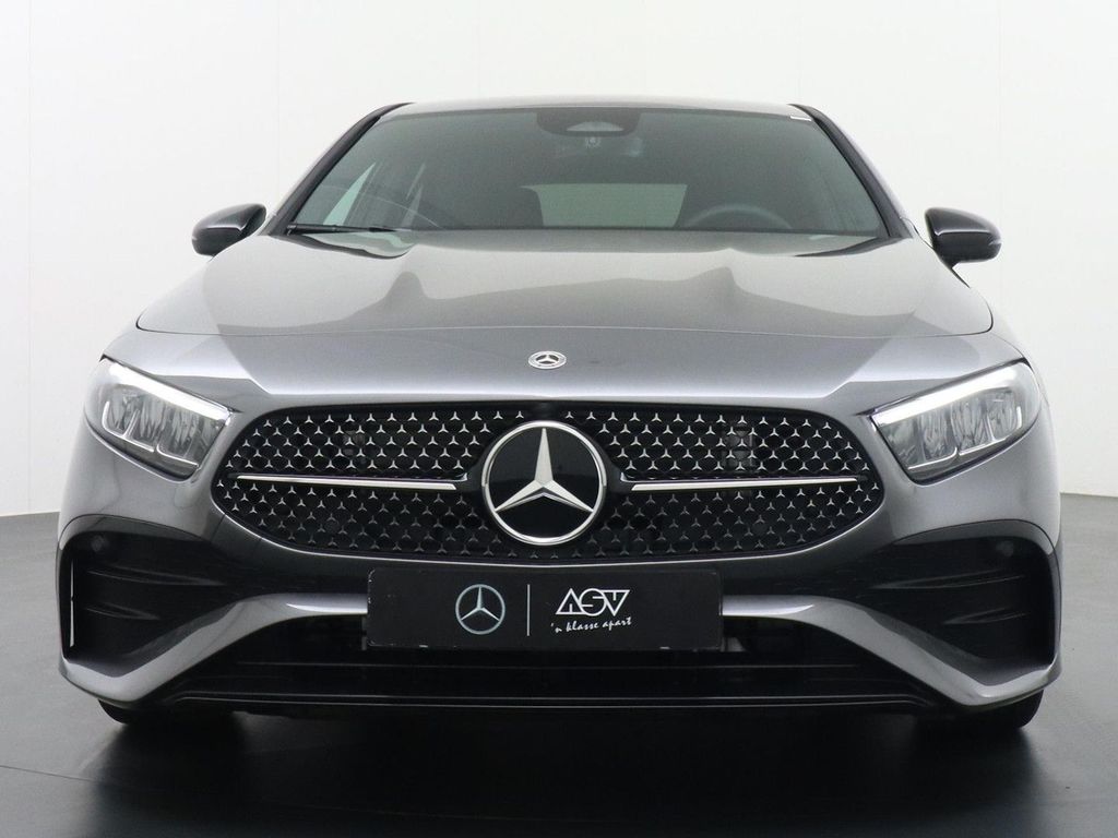 Mercedes-Benz A 180 Star Edition AMG Line | Voorstoelen Verwar