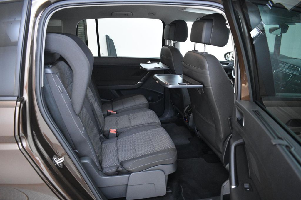 Volkswagen Touran 1.4 TSI Comfort 7SI+NAVI+LED+SHZ+ACC+AHK+