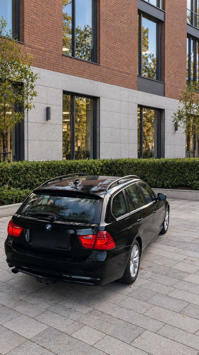 BMW 318 2010 — photo 7
