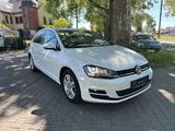Volkswagen Golf VII Lim. Comfortline BMT - VW Golf Gebrauchtwagen in Wiesbaden