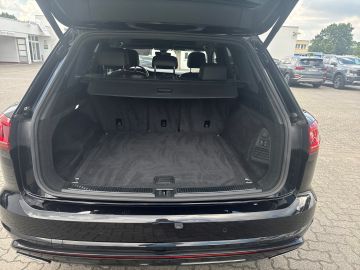 Volkswagen Touareg - 11