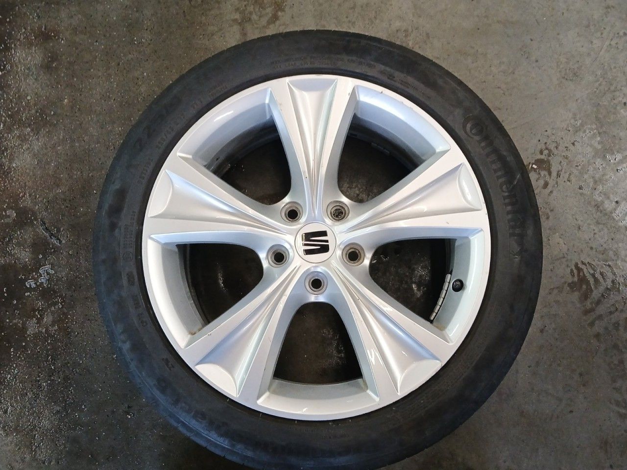 Fahrzeugabbildung SEAT Leon FR e-Hybrid Im Kundenauftrag! 8fach bereift