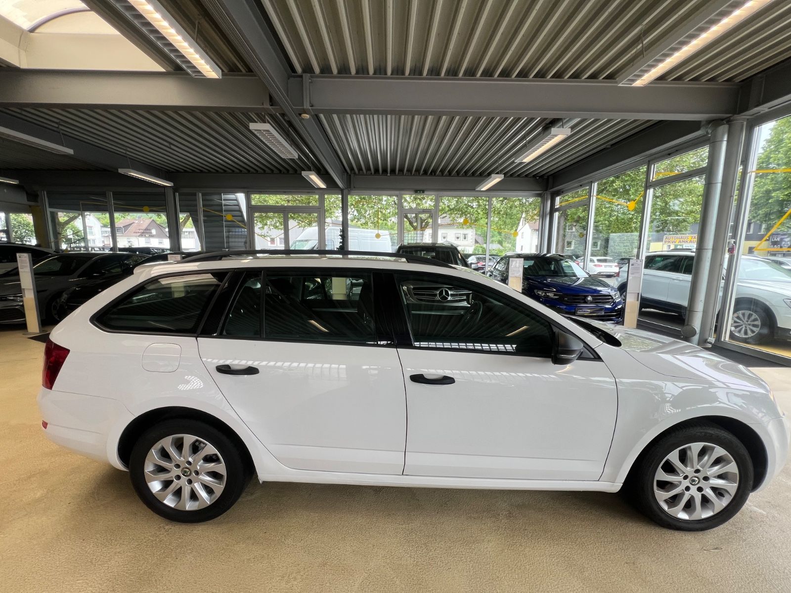 Fahrzeugabbildung SKODA Octavia Combi Active