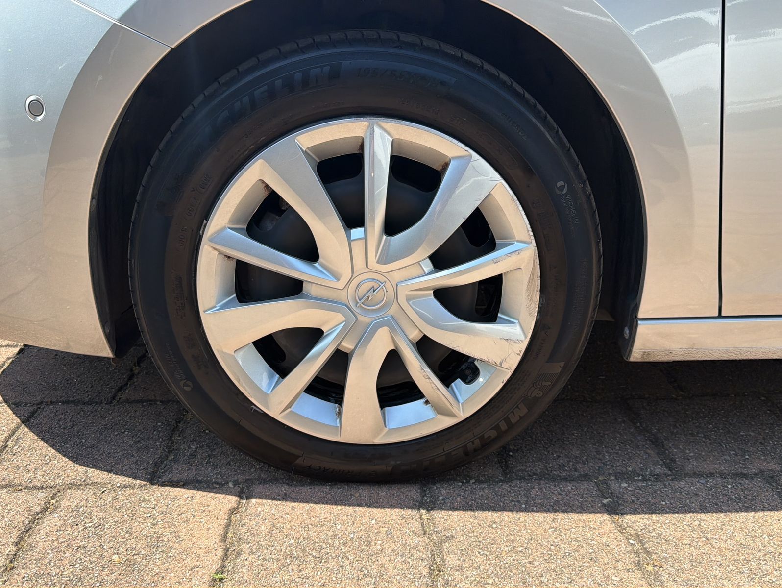 Fahrzeugabbildung Opel Corsa TECH-Paket - Automatik