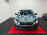Skoda Octavia EXCLUSIVE*DSG*PANO*ACC*NAVI*4xSZHZG* - Skoda Octavia: 4.4