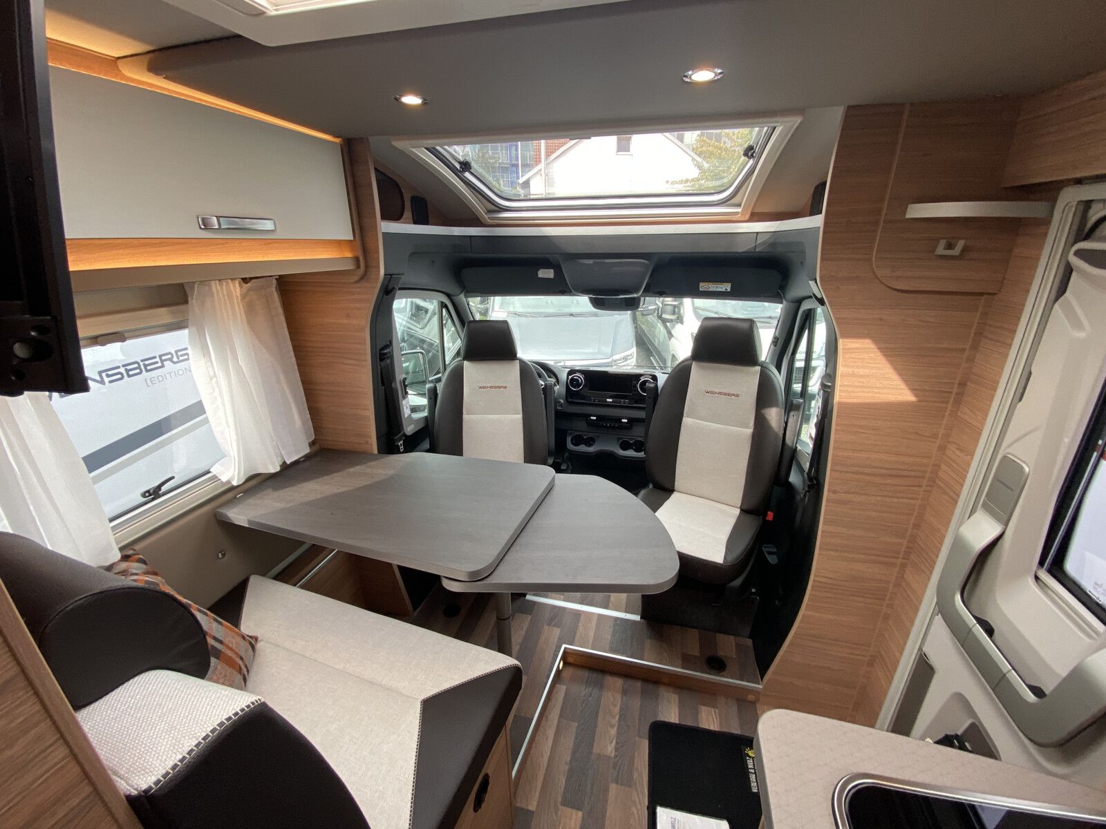 Fahrzeugabbildung Weinsberg CaraCompact MB EDITION PEPPER 640 MEG Automatik