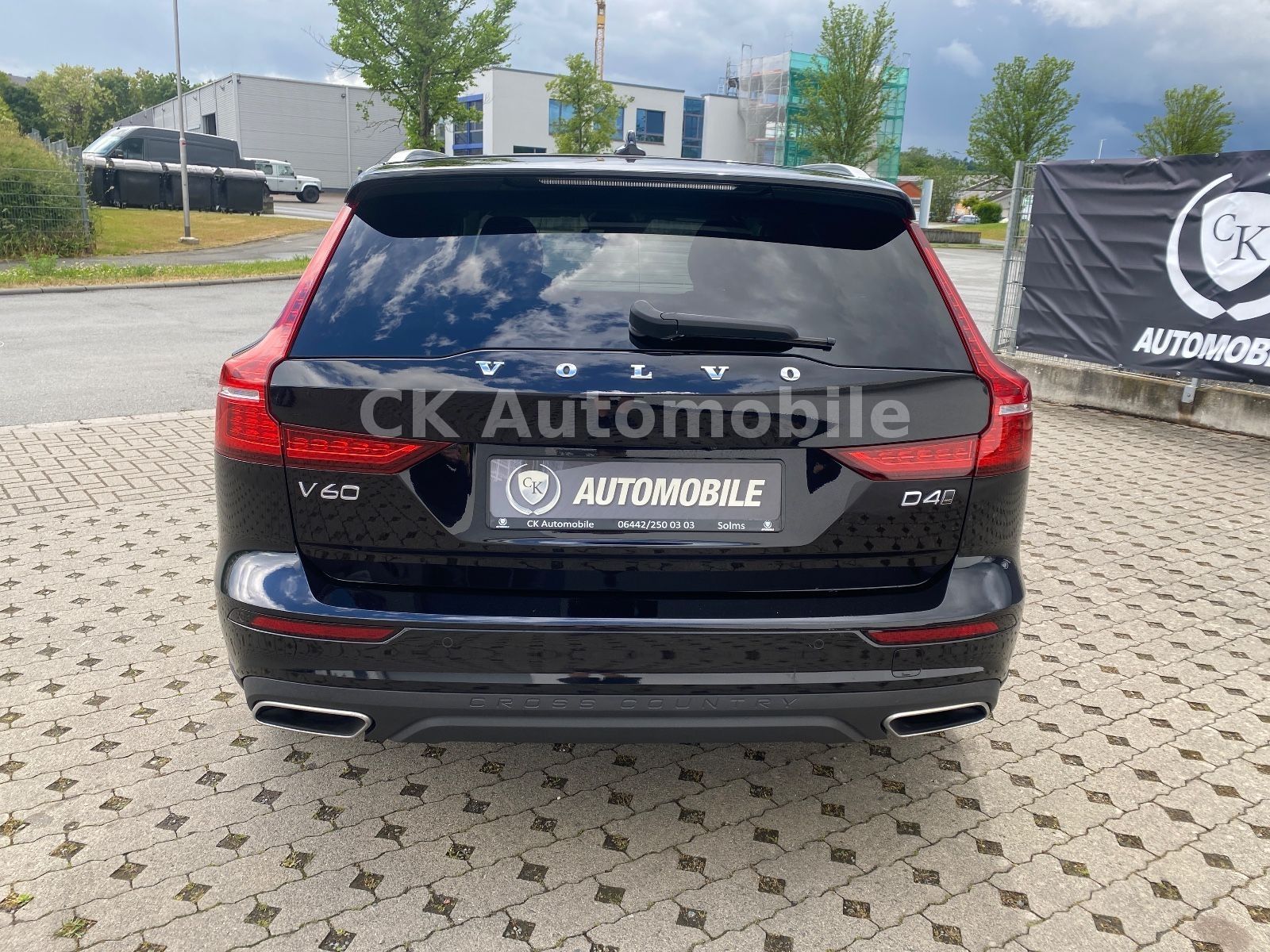Fahrzeugabbildung Volvo V60 D4 CrossCountry Pro AWD/Navi/BLIS/Kamera/LED