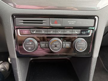 Fahrzeugabbildung Volkswagen Golf Sportsvan VII Allstar Temp. Klimaaut. uvm.