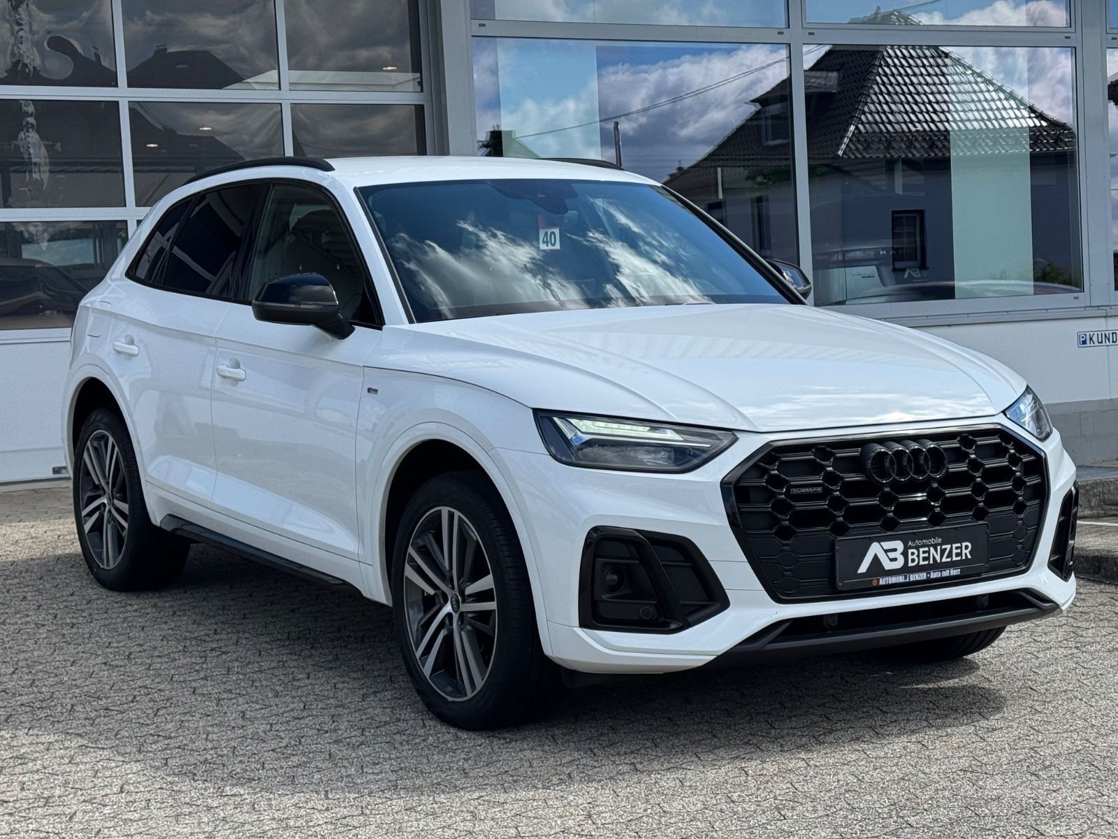 Fahrzeugabbildung Audi Q5 40 TDI quattro S line/LEDER/LED/NAVI/SHZ/ACC/