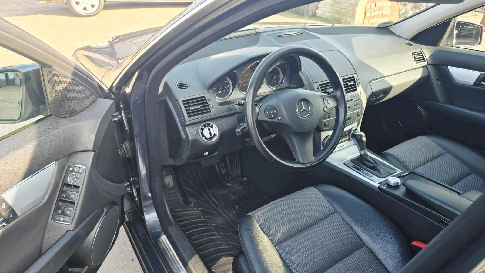 Mercedes-Benz C250 2010 — photo 8