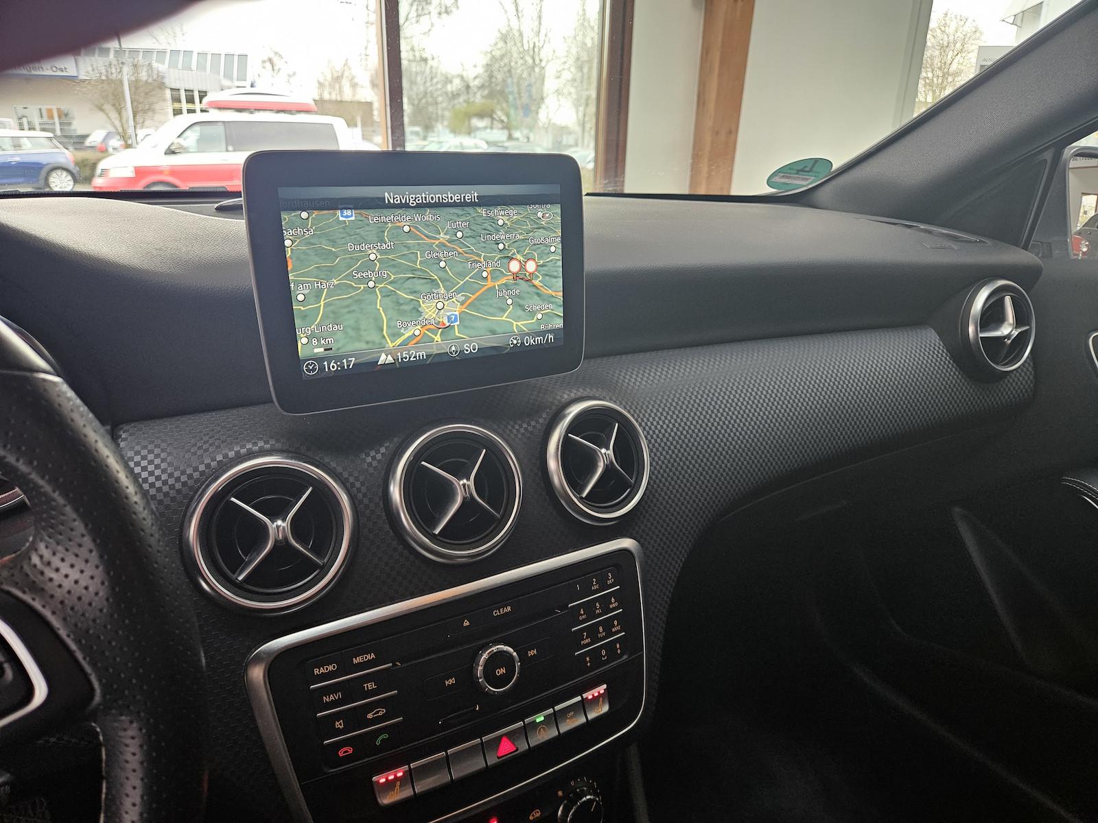 Mercedes-Benz A 250 Urban LED RFK Navi SHZ Teilleder PARK-ASS.