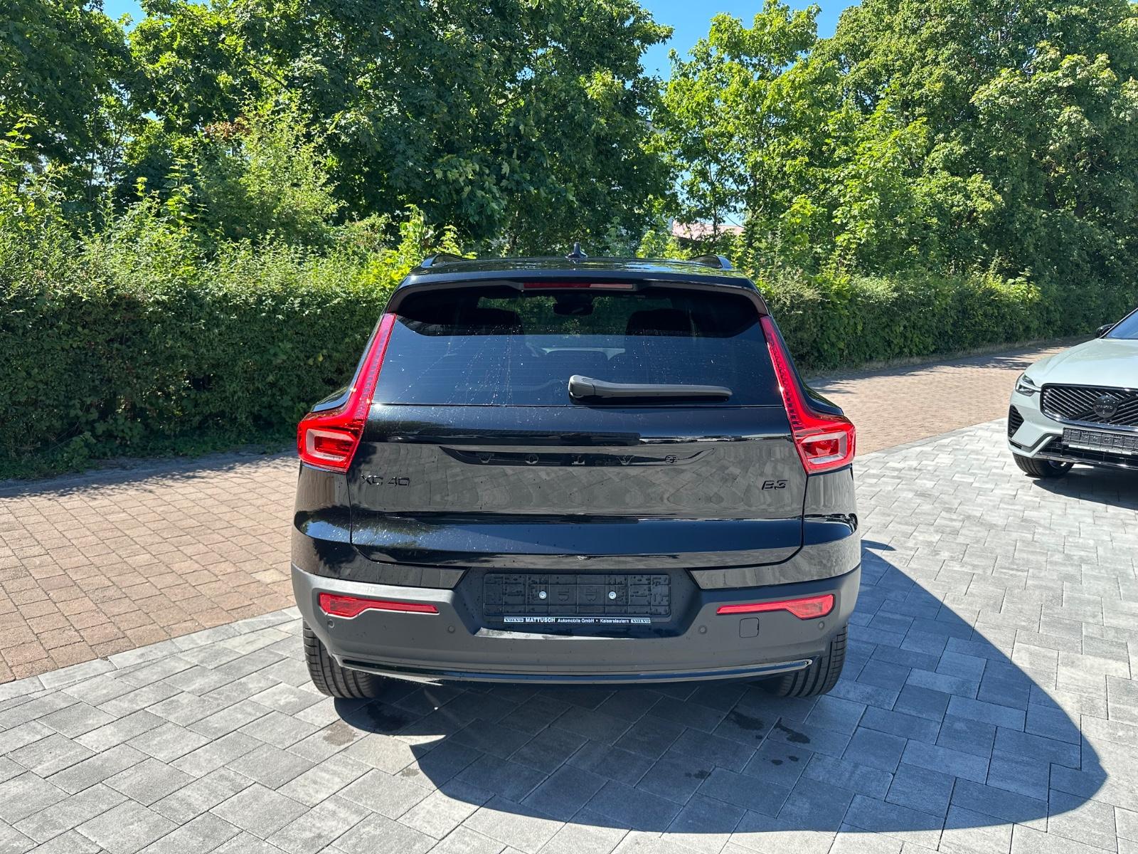 Volvo XC40 B3 BLACK EDT PLUS+360°CAM+LED+HK SOUND+20"