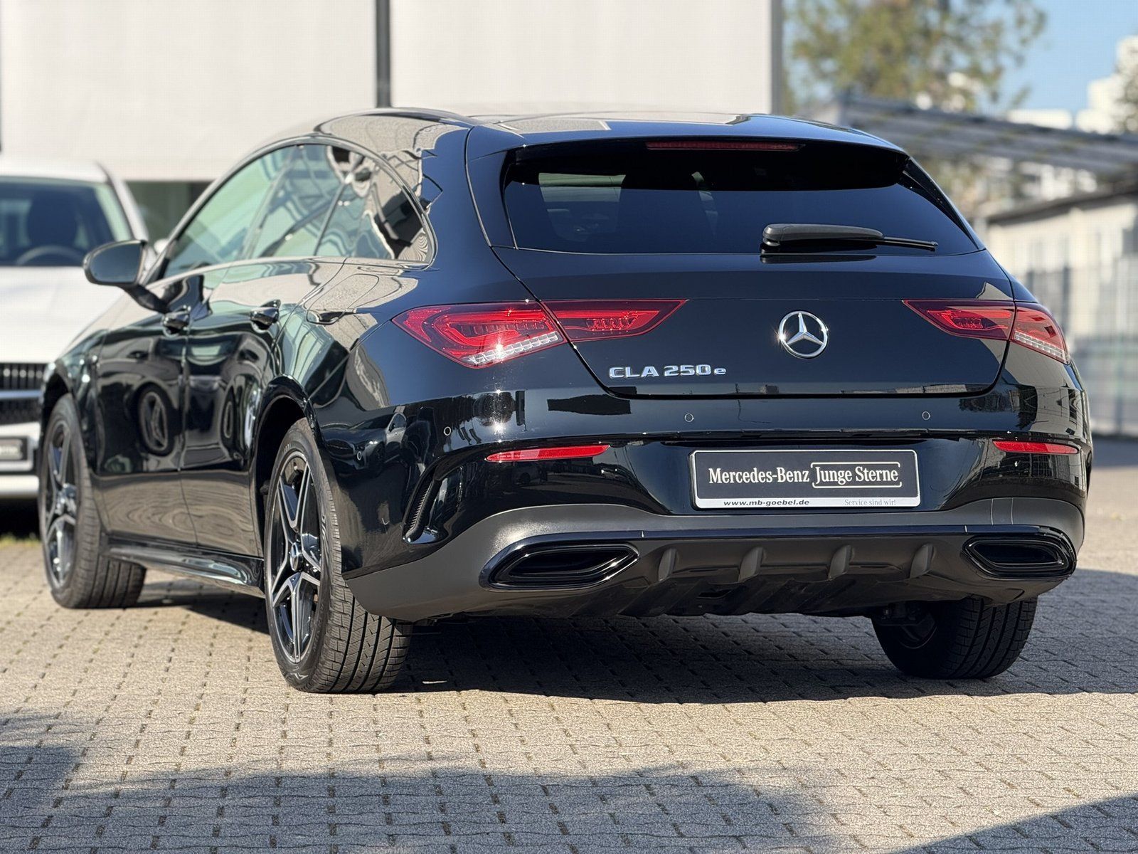 Fahrzeugabbildung Mercedes-Benz CLA 250 e SB*AMG*LED*HEAD-UP*AMBIENTE*KAMERA*