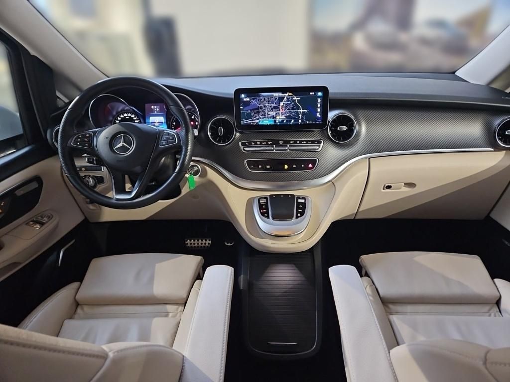 Fahrzeugabbildung Mercedes-Benz V 300 EAV/L 4x4 AMG DISTRONIC Standhzg. 2,5t AHK