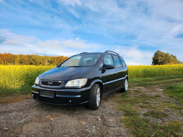 Opel Zafira 2.0 Turbo OPC