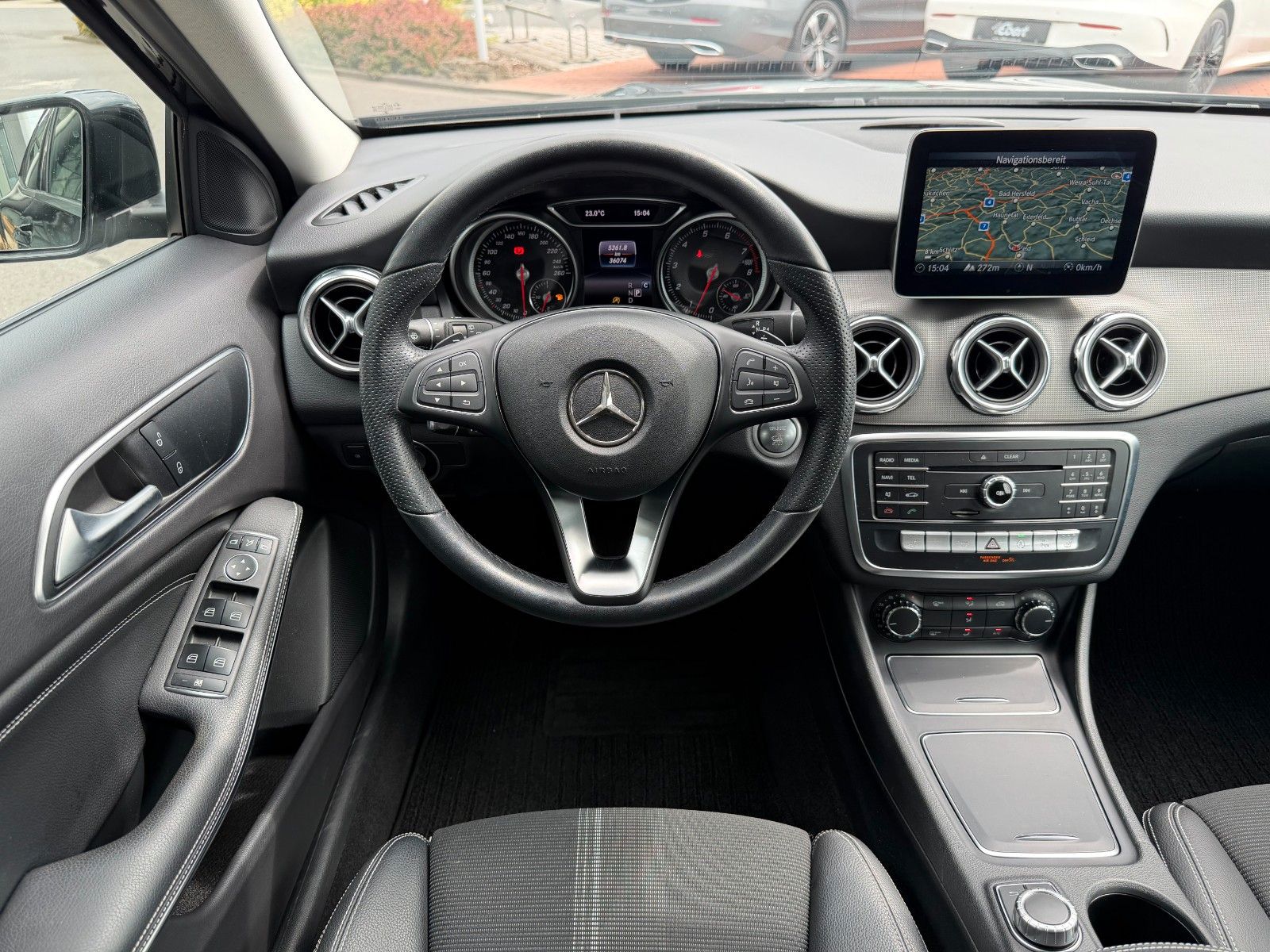 Fahrzeugabbildung Mercedes-Benz GLA 200 Progressive+RKamera+TotW+CarPlay+LED
