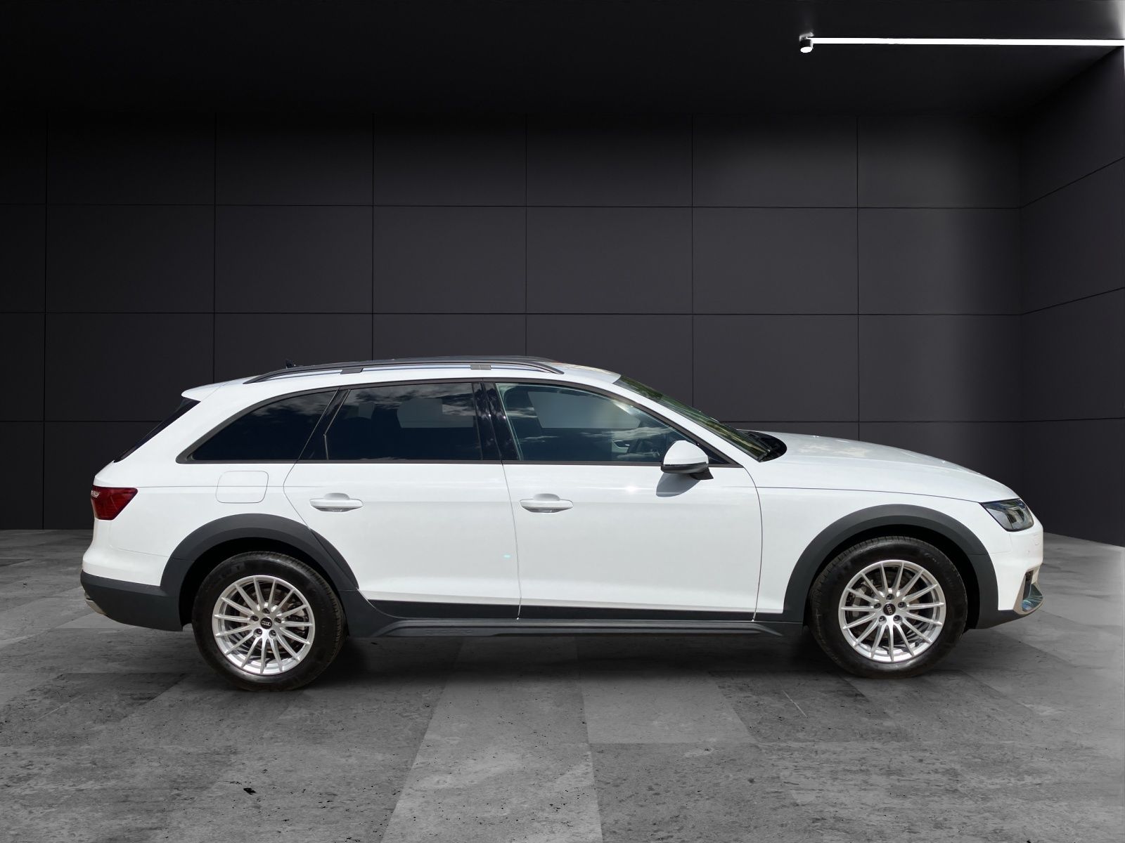 Fahrzeugabbildung Audi A4 Allroad 40 TDI quattro AHK Navi AVC ACC PDC S