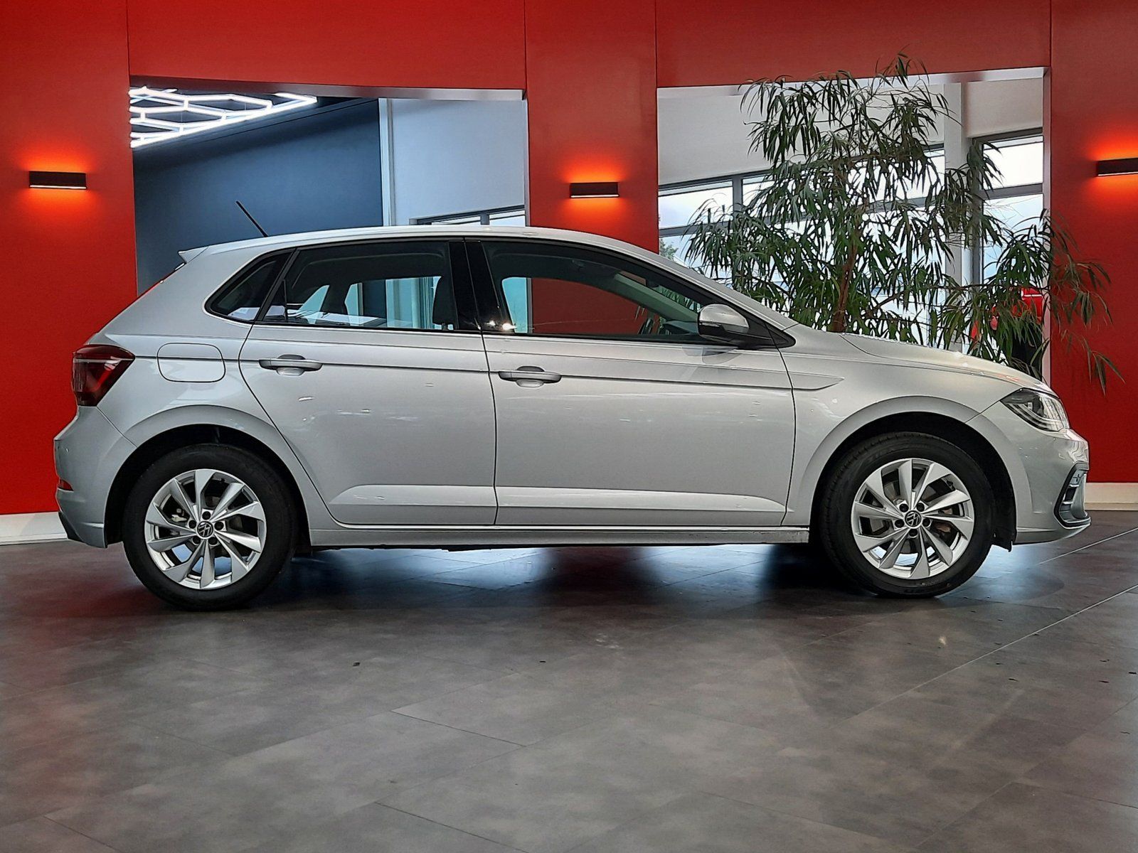 Fahrzeugabbildung Volkswagen Polo Style TSI DSG *Navi*Cam*LED*PDC*Sitzhzg*ACC