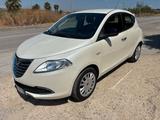 Lancia Ypsilon 1.2 69 CV 5 porte S&S Silver - 20 - mit Benzin-Antrieb: Beige, Alcantara, Limousine