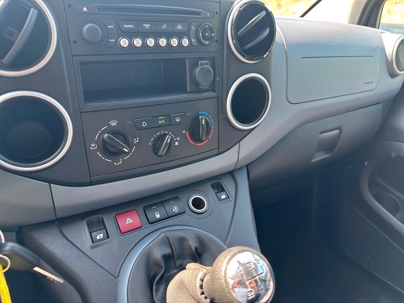 Peugeot Partner Tepee Active – Bild 13