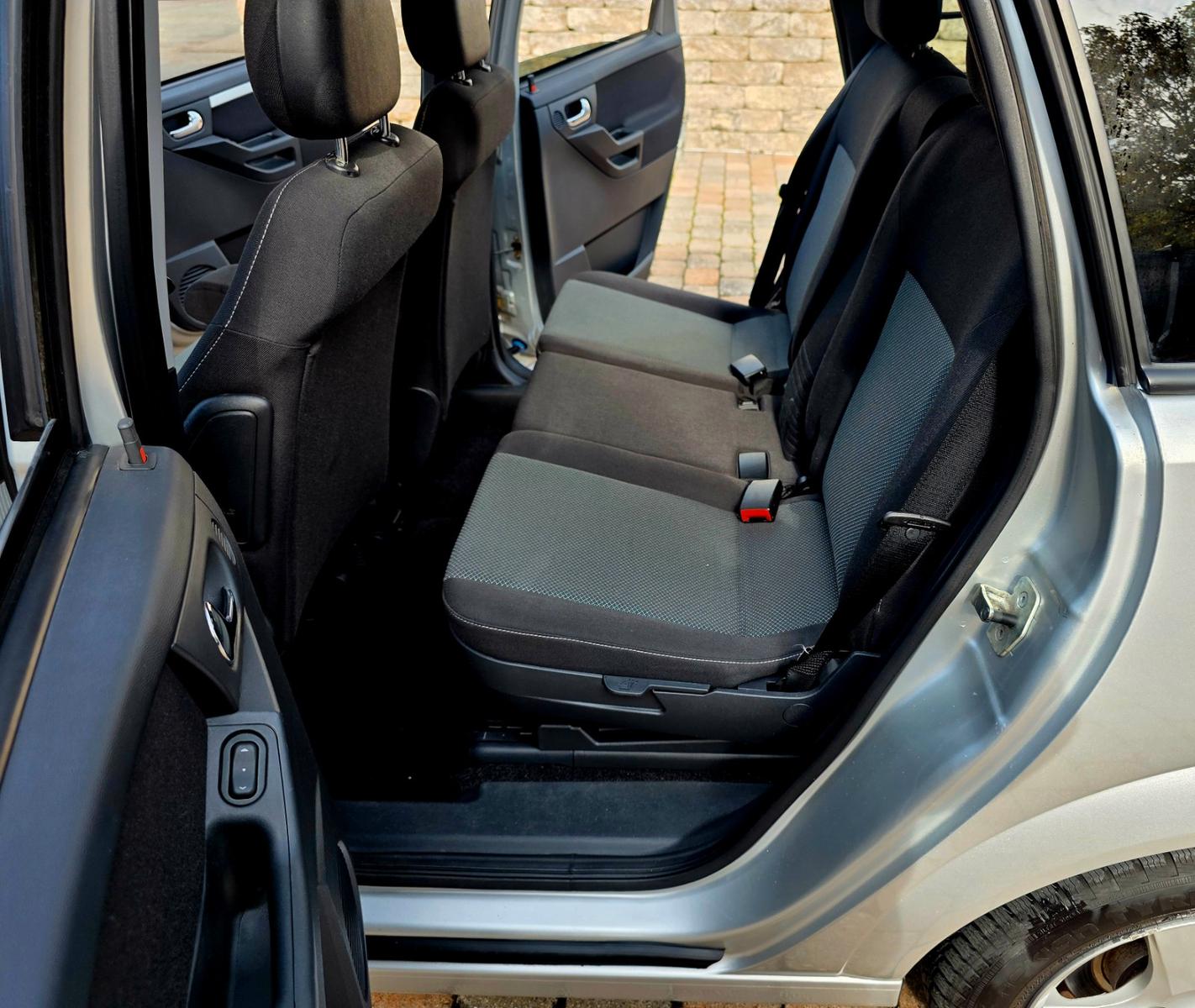 Opel Meriva 2009 — photo 24