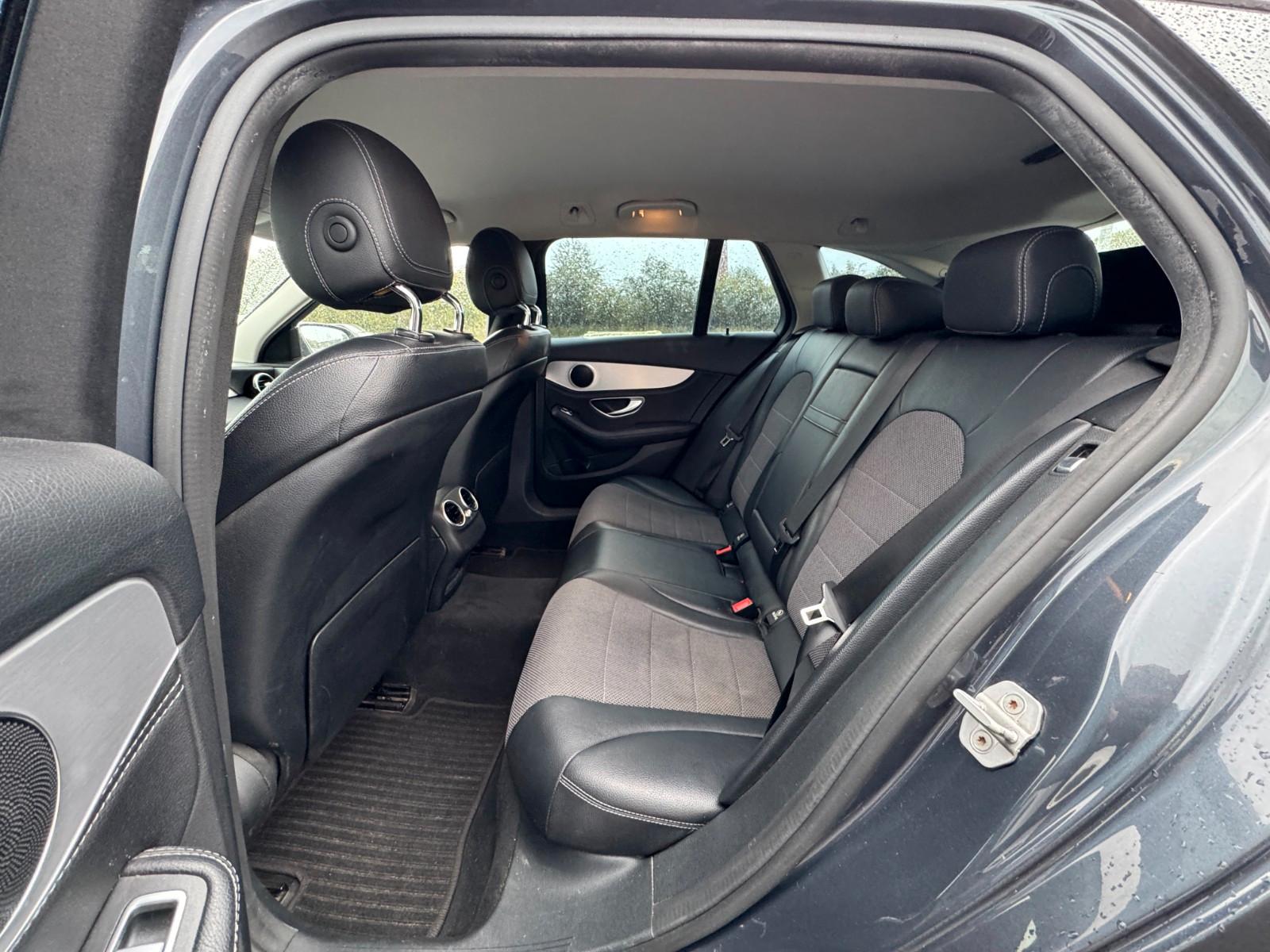 Mercedes-Benz C220 2014 — photo 24