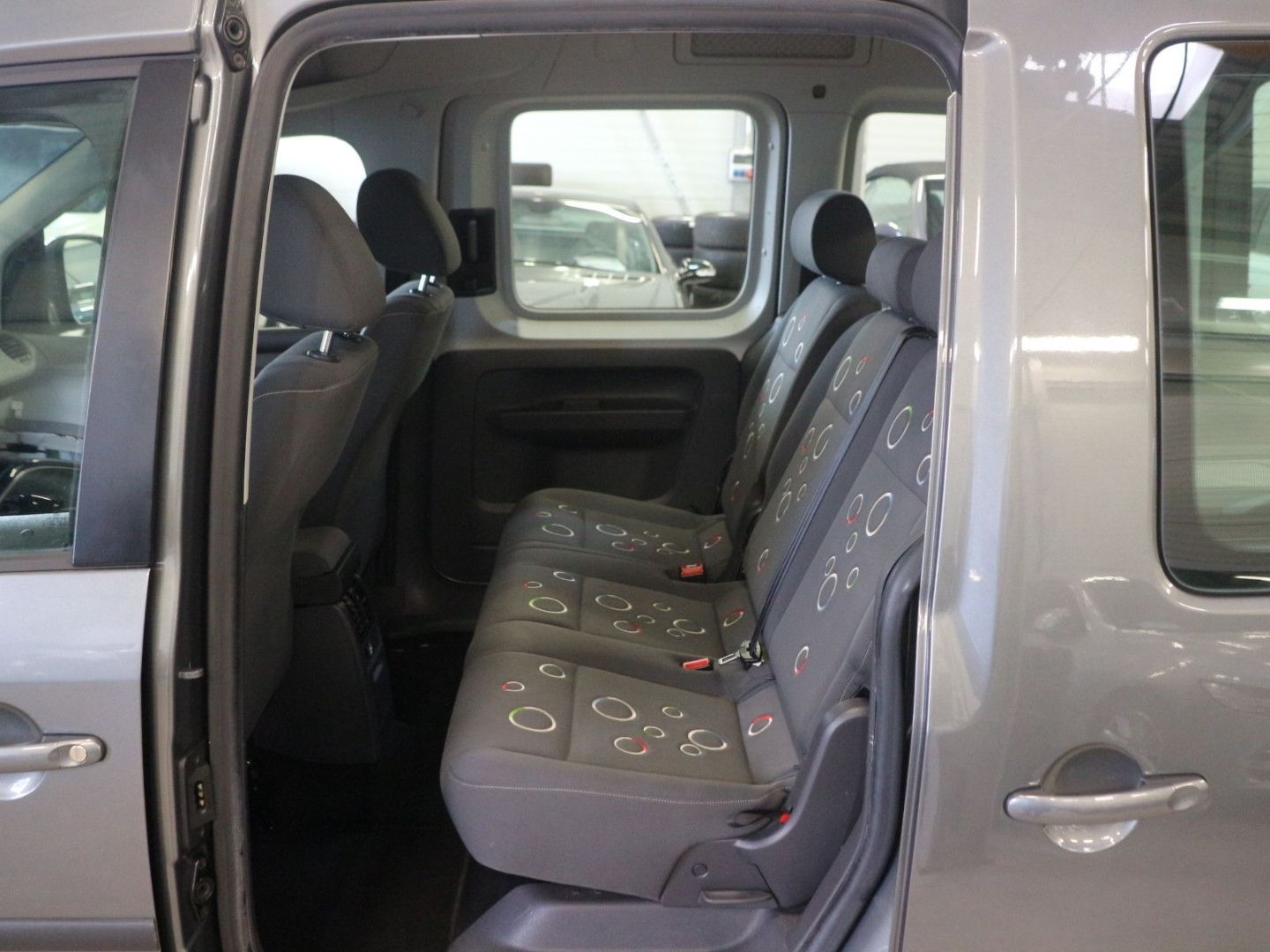 Fahrzeugabbildung Volkswagen Caddy TSI Roncalli 5-Sitzer AHK Klima PDC