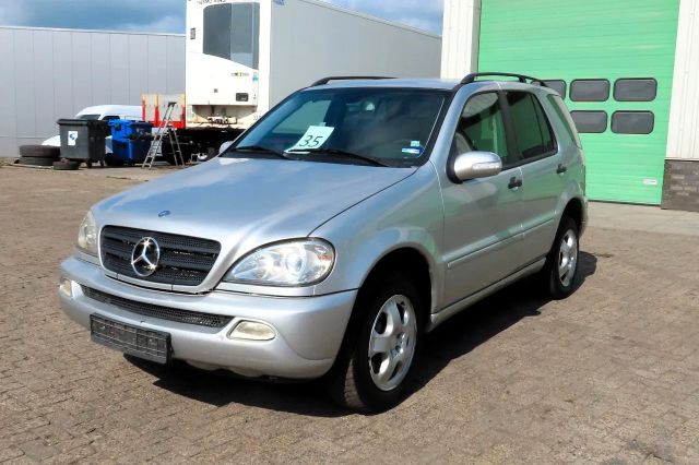 Mercedes-Benz ML-klasse ML 270. for export, 5 seats, real leat