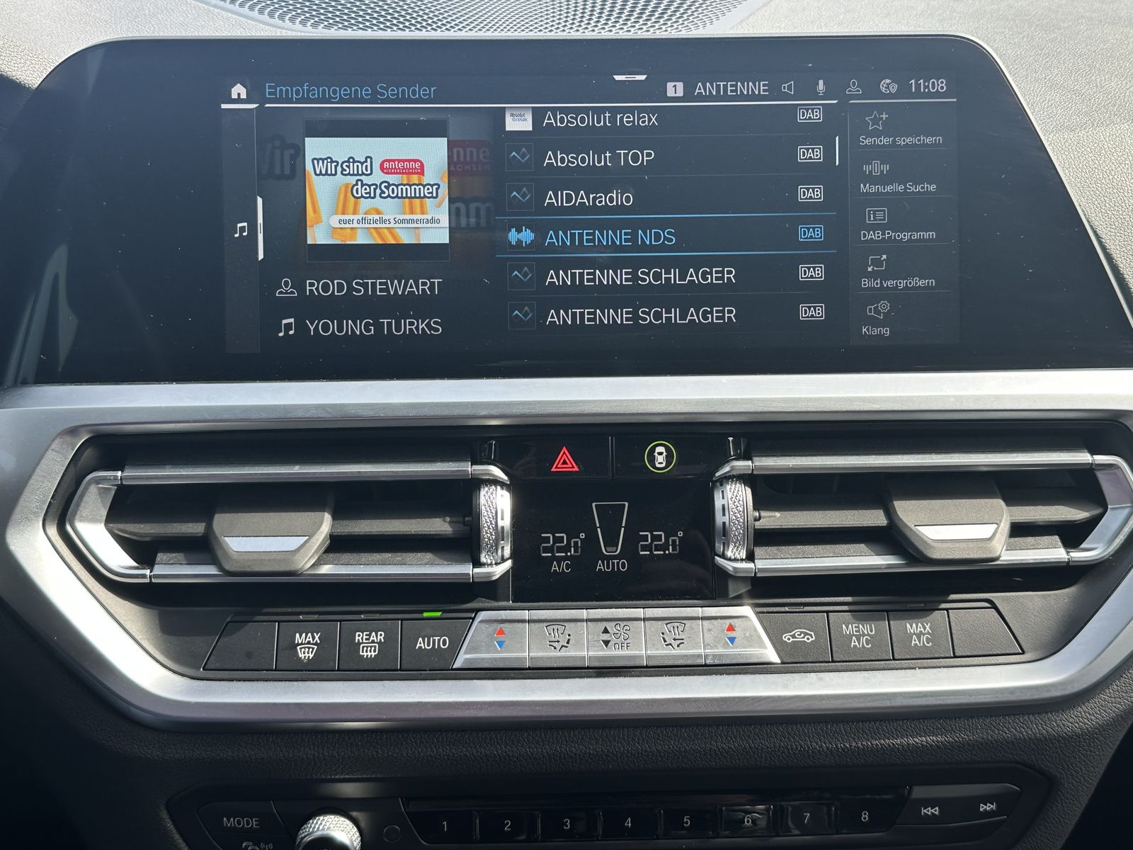 Fahrzeugabbildung BMW 330e Limousine M-Sport NAV+LED+TEMPOMAT+18ZO+PP