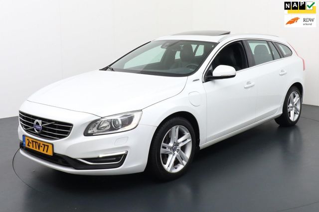 Volvo V60 2.4 D6 AWD Plug-In Hybrid Summum, panoramada