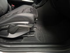 Fahrzeugabbildung BMW 218i Active Tourer M Sport -- Pano/HeadUp/19LM