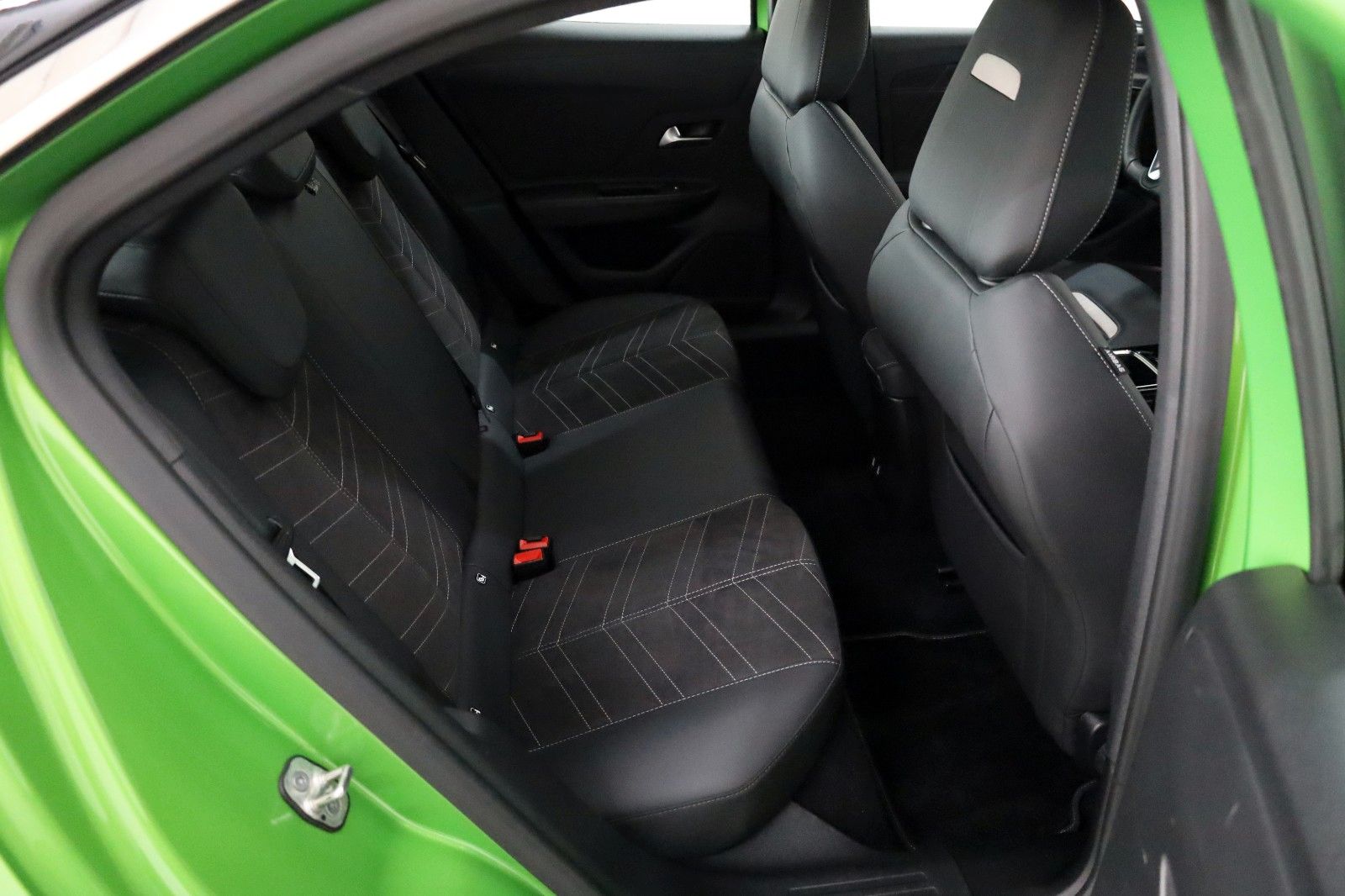 Fahrzeugabbildung Opel Mokka Ultimate T.Leder,Navi,LED,SR+WR,abn. AHK