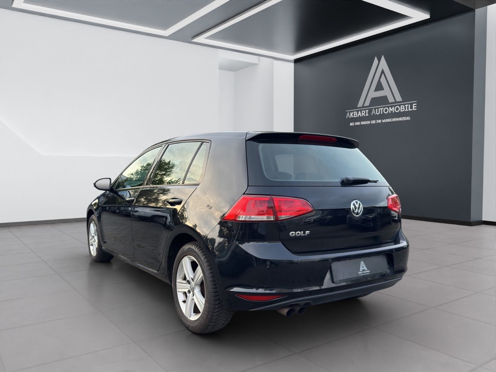 Fahrzeugabbildung Volkswagen Golf VII Lim. R*Line*2.Hand*TÜV*Neu*122PS*