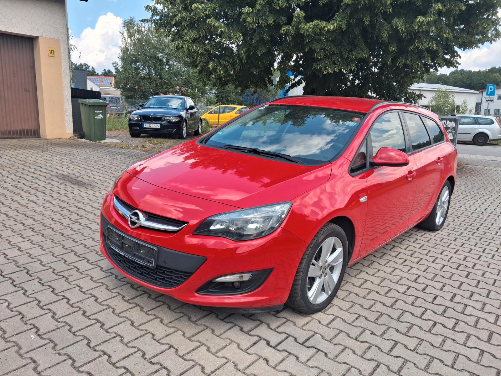 Opel Astra 2015 — interior