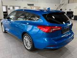 Ford Focus Turnier Titanium*Navi*Led*AHK.*1.Ha. - Ford Focus mit Diesel-Antrieb: Kombi, Titanium