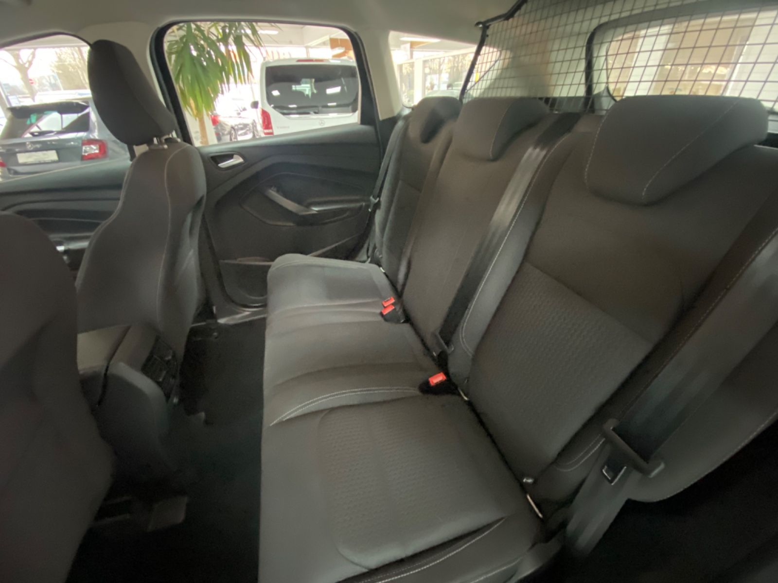 Fahrzeugabbildung Ford Kuga 2,0 TDCi 4x4 Titanium Allrad