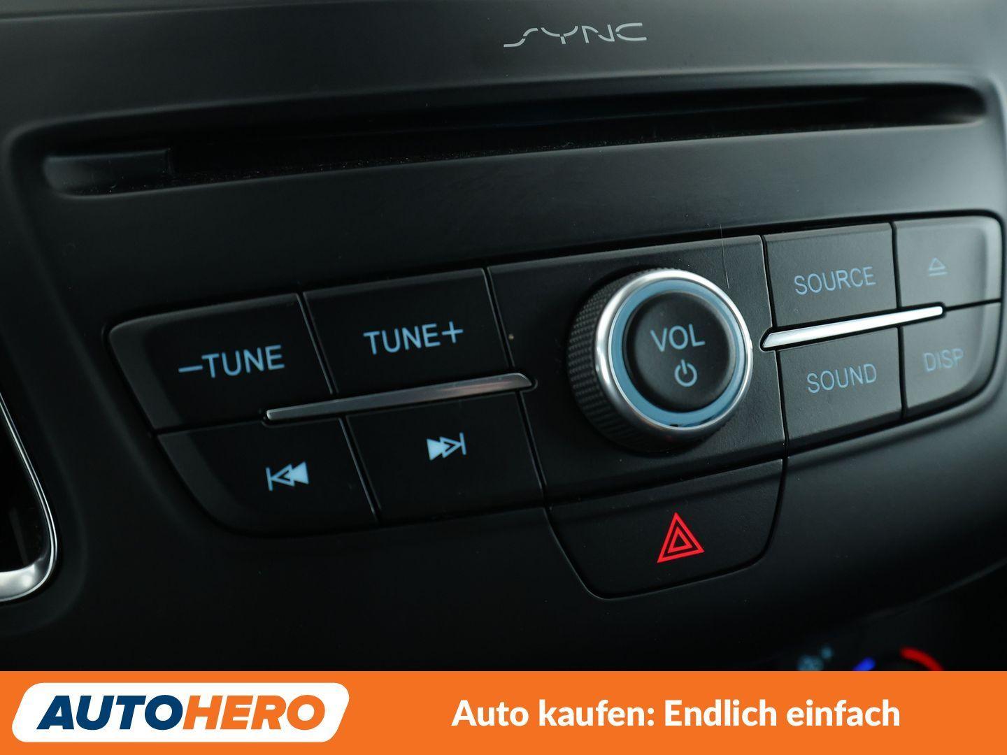 Ford Focus 2.0 EcoBoost ST*NAVI*XENON*TEMPO*CAM*PDC*