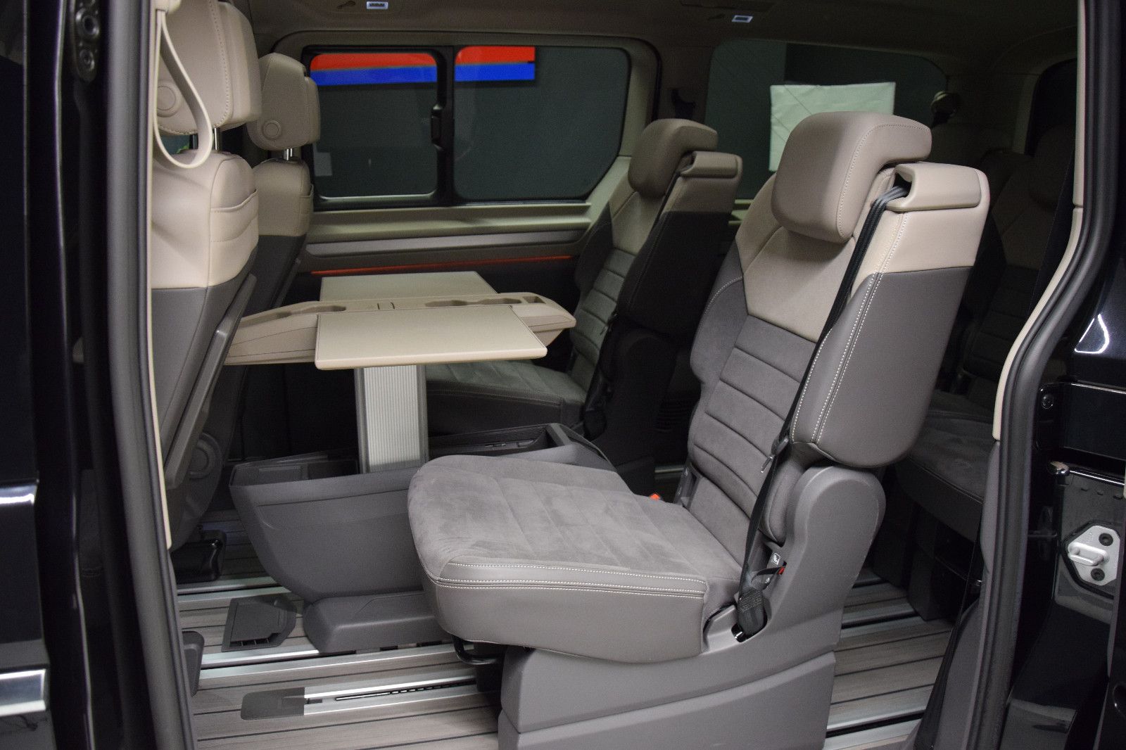 Fahrzeugabbildung Volkswagen T7 Multivan Style Lang Pano ACC Matrix AHK vis-a