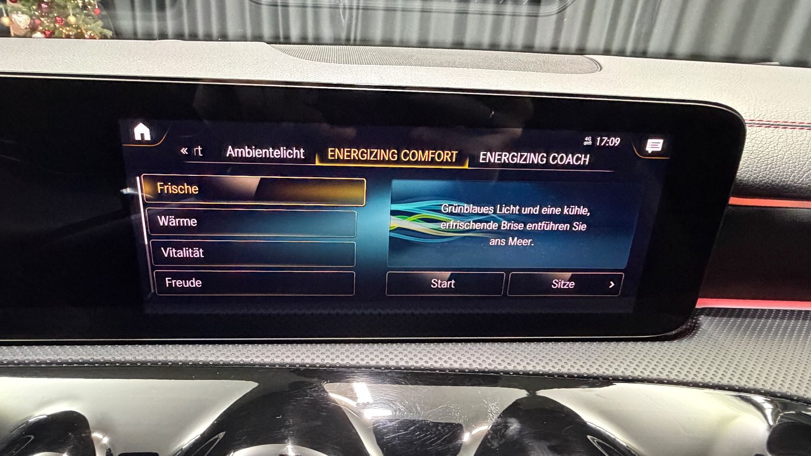 Fahrzeugabbildung Mercedes-Benz CLA 45 AMG Shooting Brake|BURMESTER|HEAD-UP|VOLL