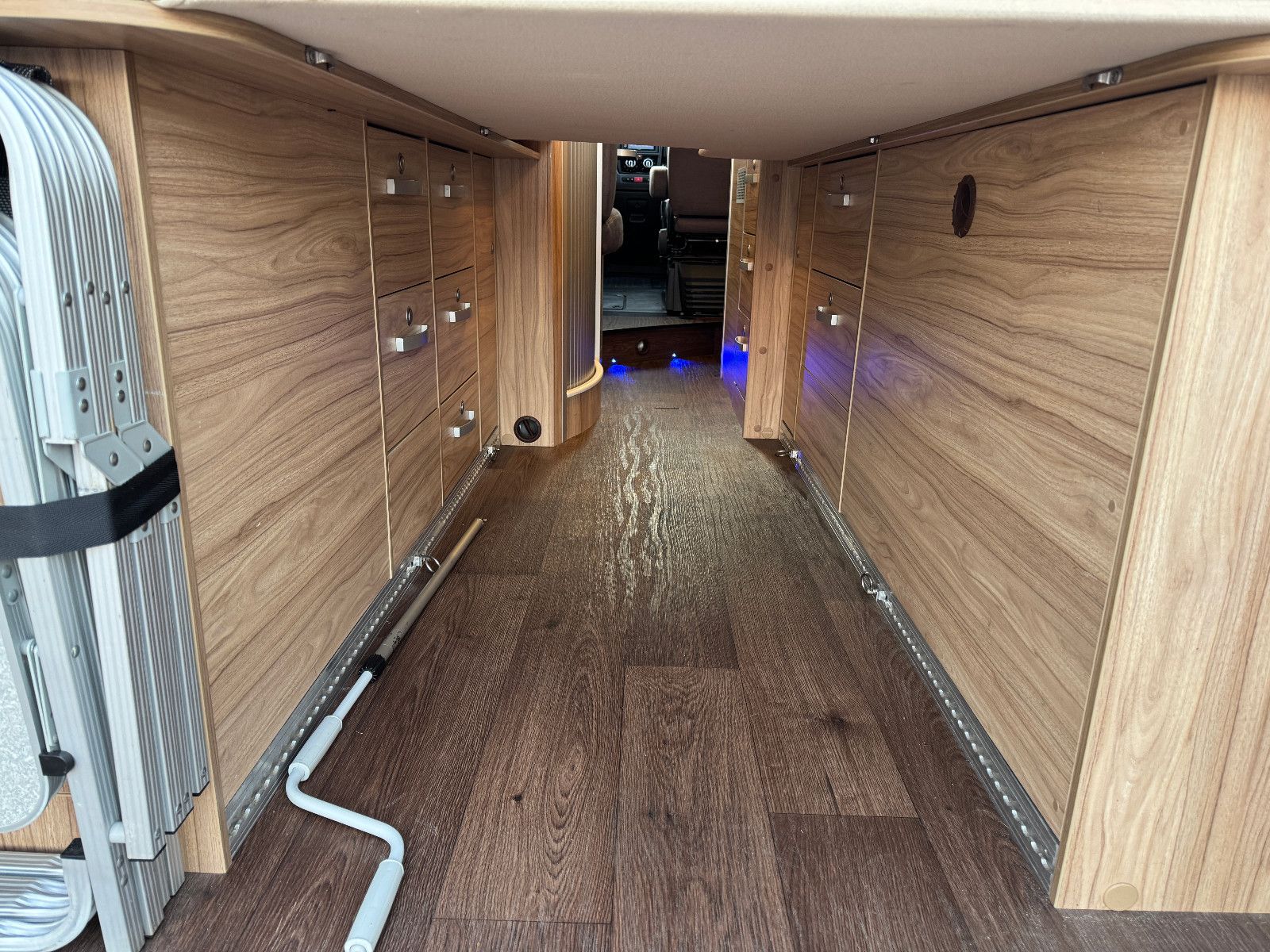Fahrzeugabbildung HYMER / ERIBA / HYMERCAR YOSEMITE 600 CROSSOVER FIAT SCHLAFDACH LÄNGSBETT