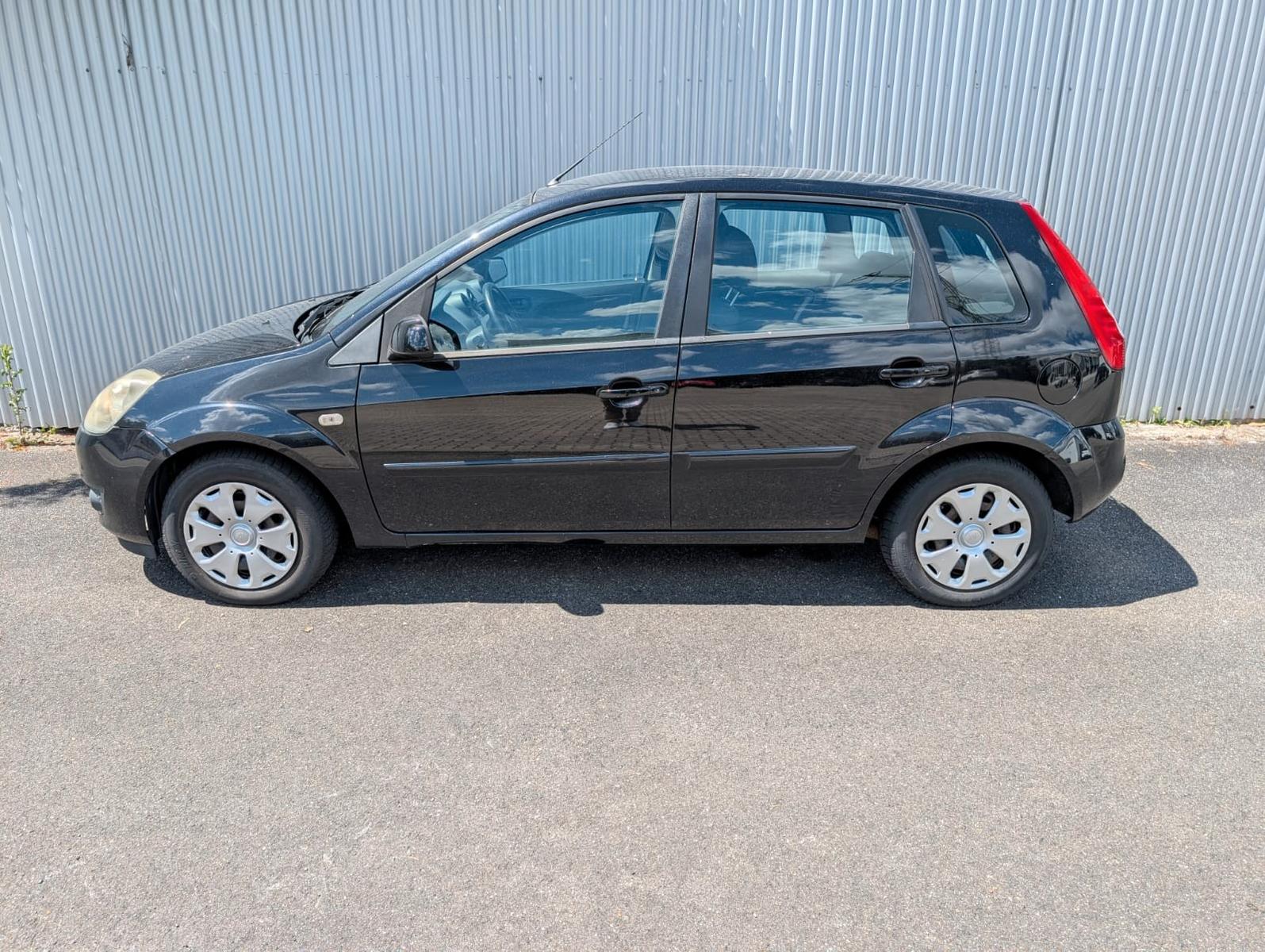Ford Fiesta Style 1,4 16V Klima 8fach bereift