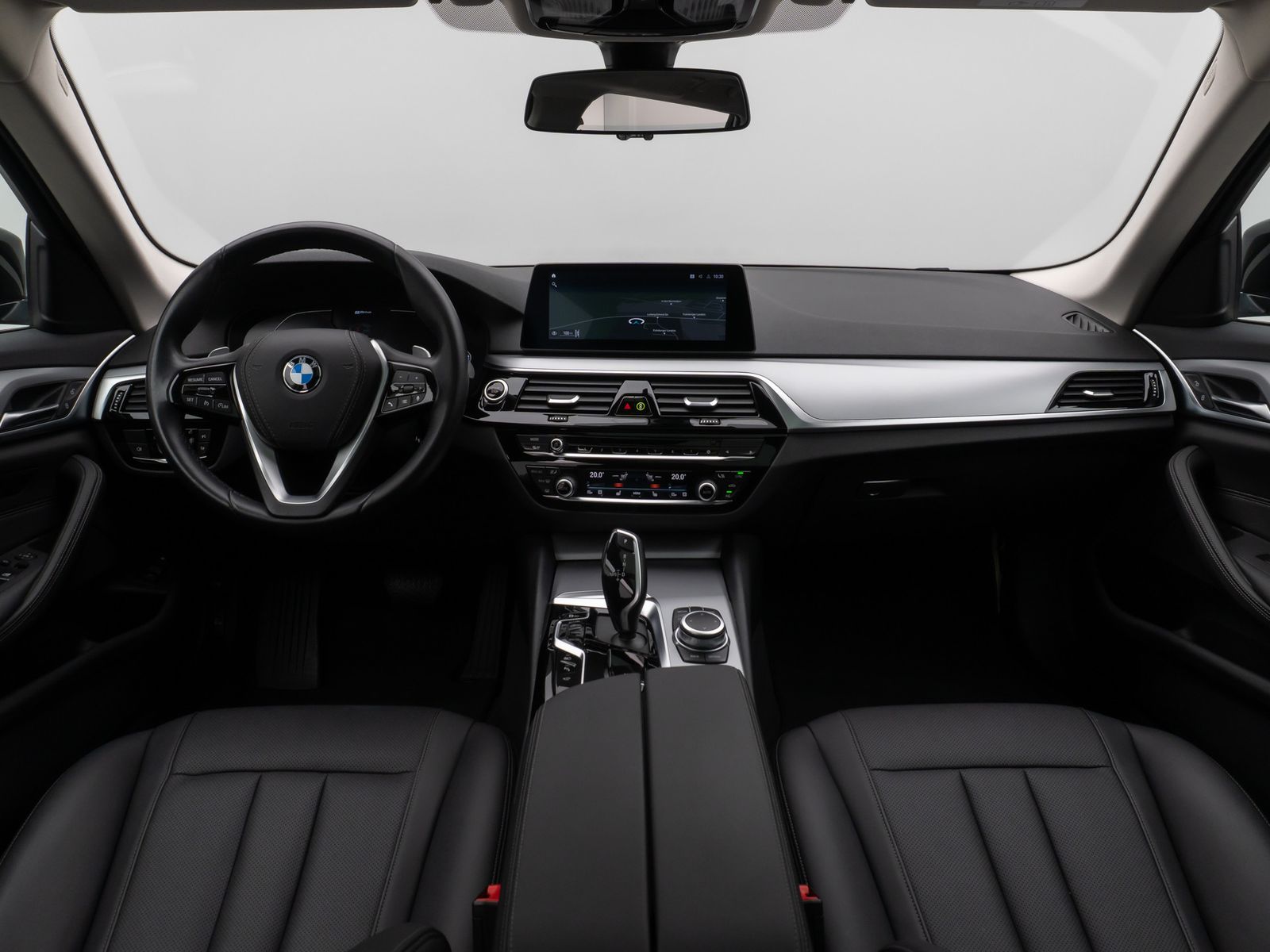 Fahrzeugabbildung BMW 530e xD Panorama 360°HUD DAB Leder Alarm 18Zoll