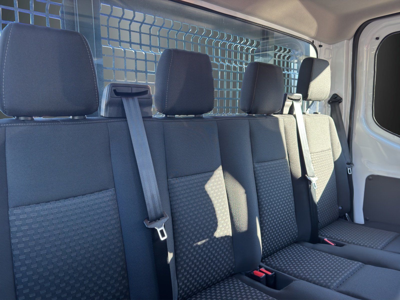 Fahrzeugabbildung Ford Transit Doka Pritsche 350 L3