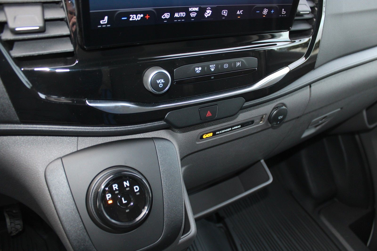 Fahrzeugabbildung Ford e-Transit 350 L3H2 TREND ELEKTRO + Technologie P