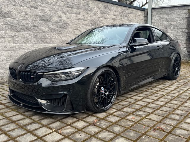 BMW M4 Coupe Carbon Harman