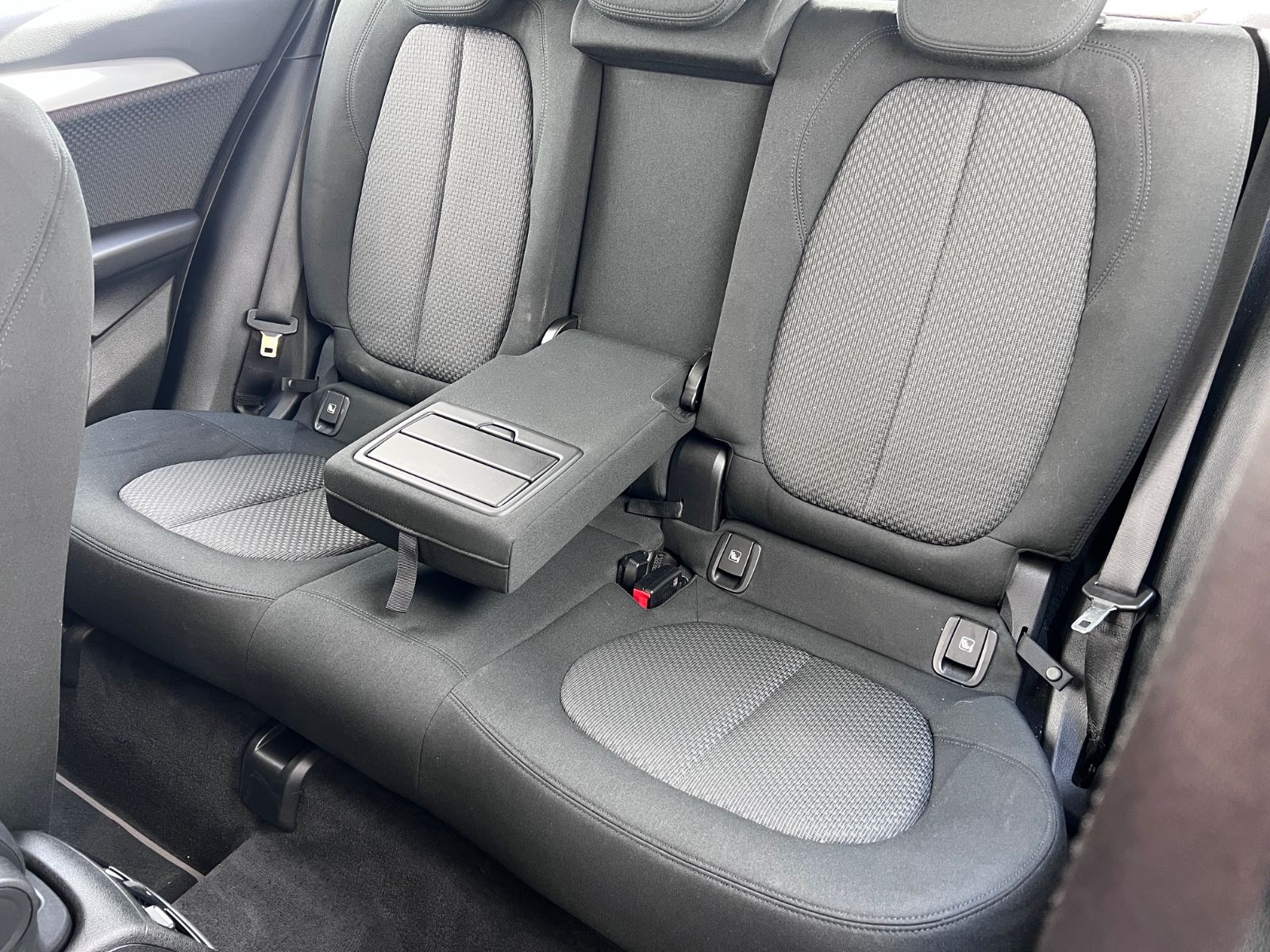 BMW X2 sDrive LED PDC HED-UP foto 15
