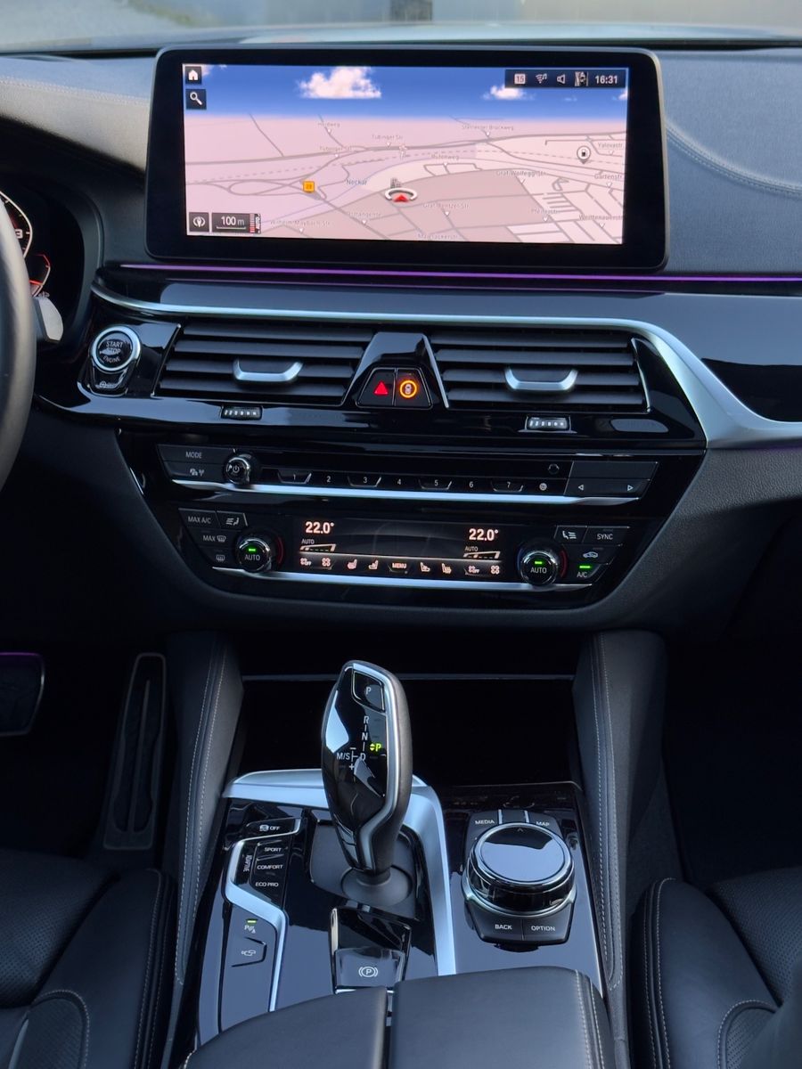 Fahrzeugabbildung BMW M550i xDr H&K 360° HUD Laser ACC SHD StdHz Nappa