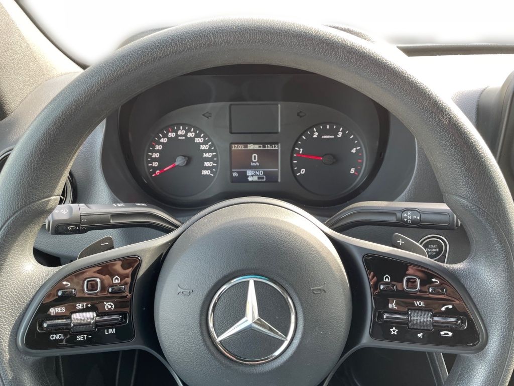 Fahrzeugabbildung Mercedes-Benz Sprinter 319 Doka Pritsche 3665 4x4 AHK, LED